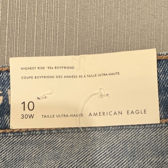 American Eagle Light Blue High Rise Distressed Jean Shorts Size 10 NWT - Picture 2 of 4